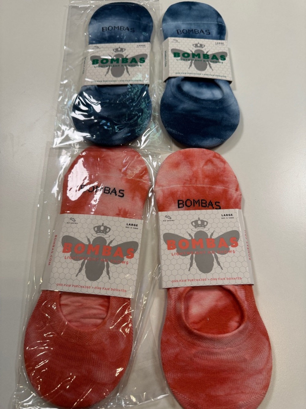 Bombas NWT Tie Dye No Show Socks 4PR Total 2PR-ORG 2PR-Blu SZ: LRG fit SZ 7-9